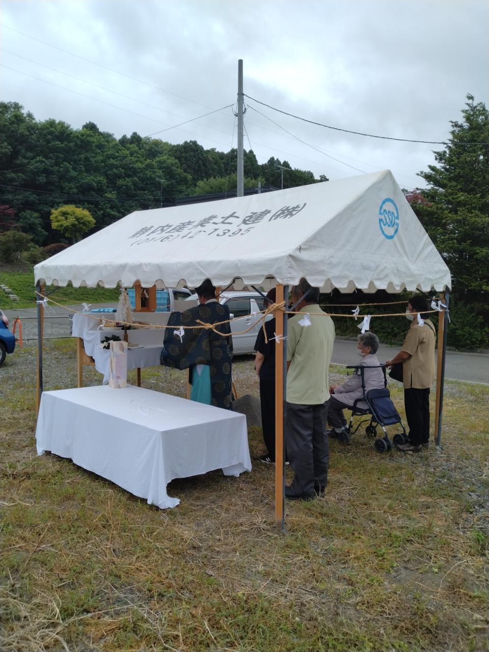 雨上がりの、地鎮祭でした。